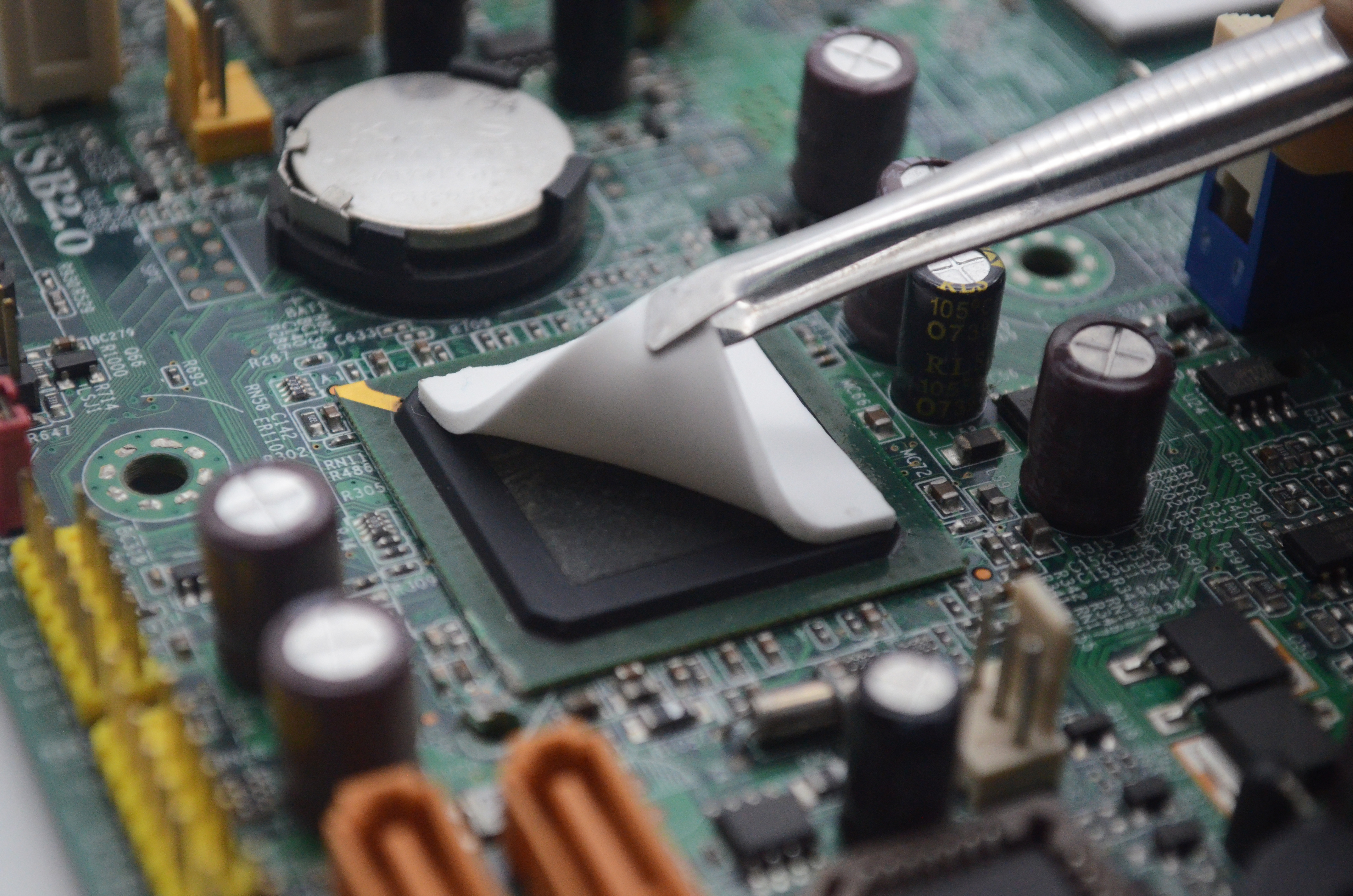 兆科科技發(fā)布導(dǎo)熱材料TIF500-50-11ES，以卓越導(dǎo)熱與極致柔軟應(yīng)對(duì)極端散熱挑戰(zhàn)?